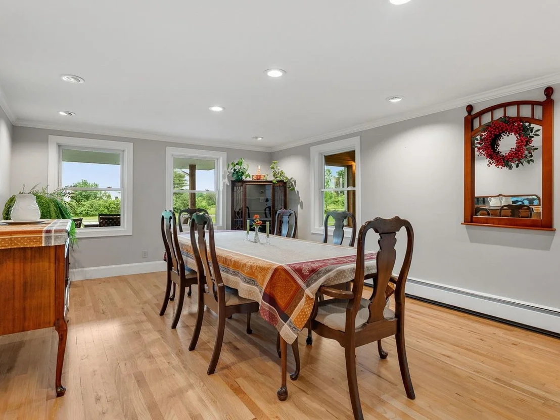 Photo of 1233 Satterly