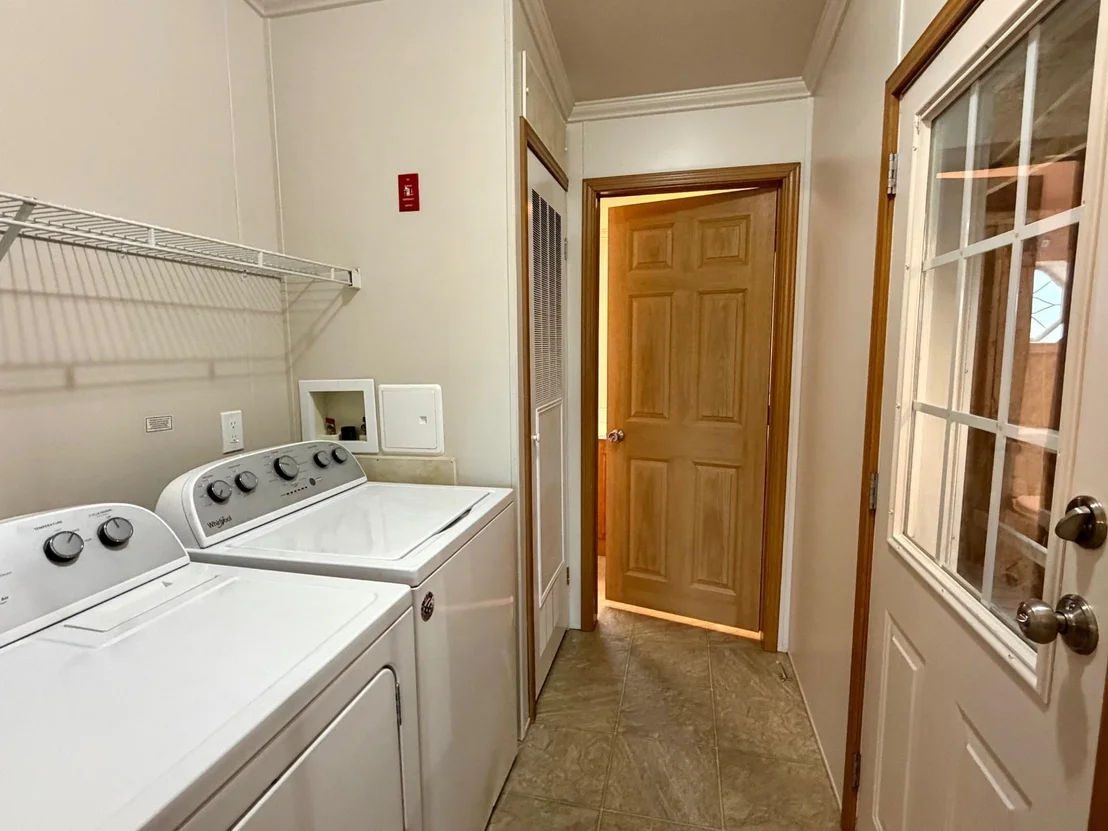 Photo of 111 Deso