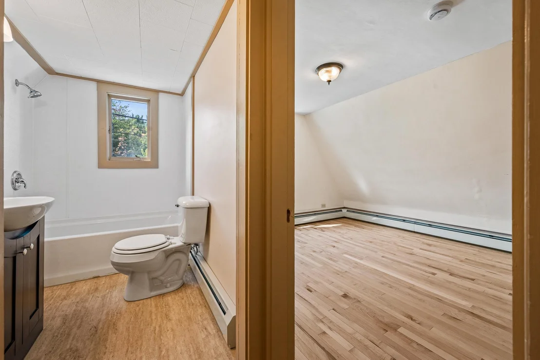 Photo of 484 First