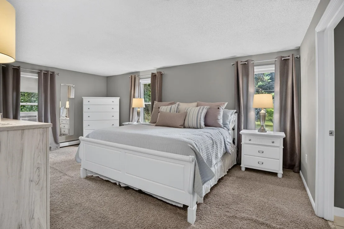 Photo of 2 Queensway