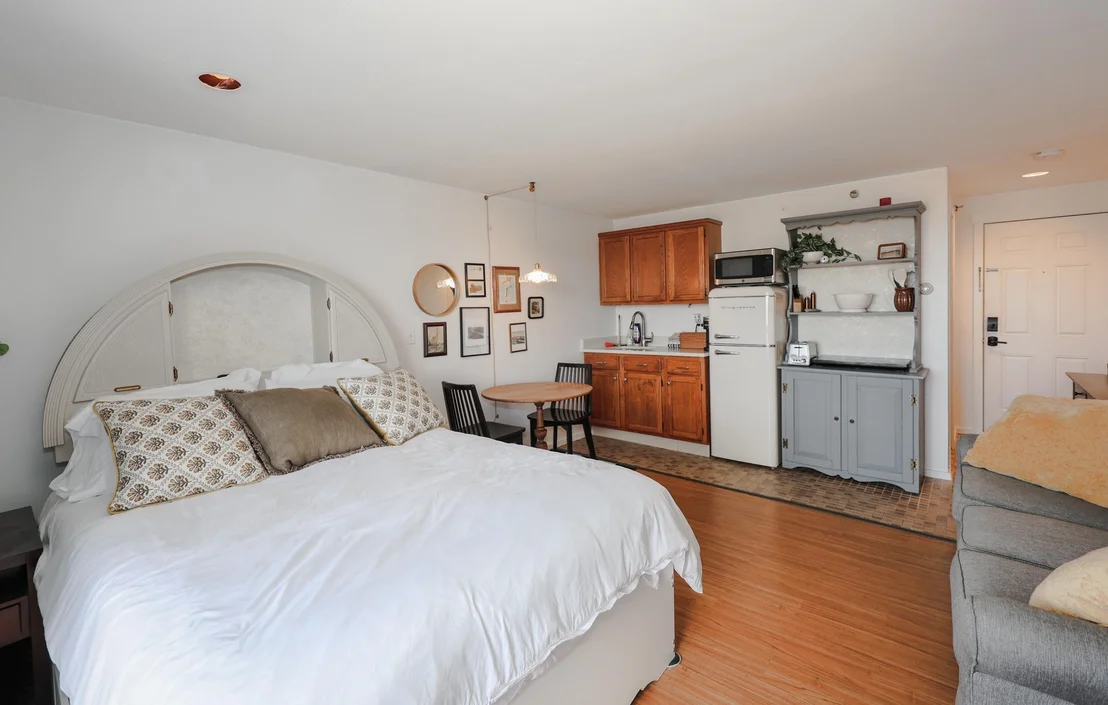 Photo of Unit 3E at 415 Ocean