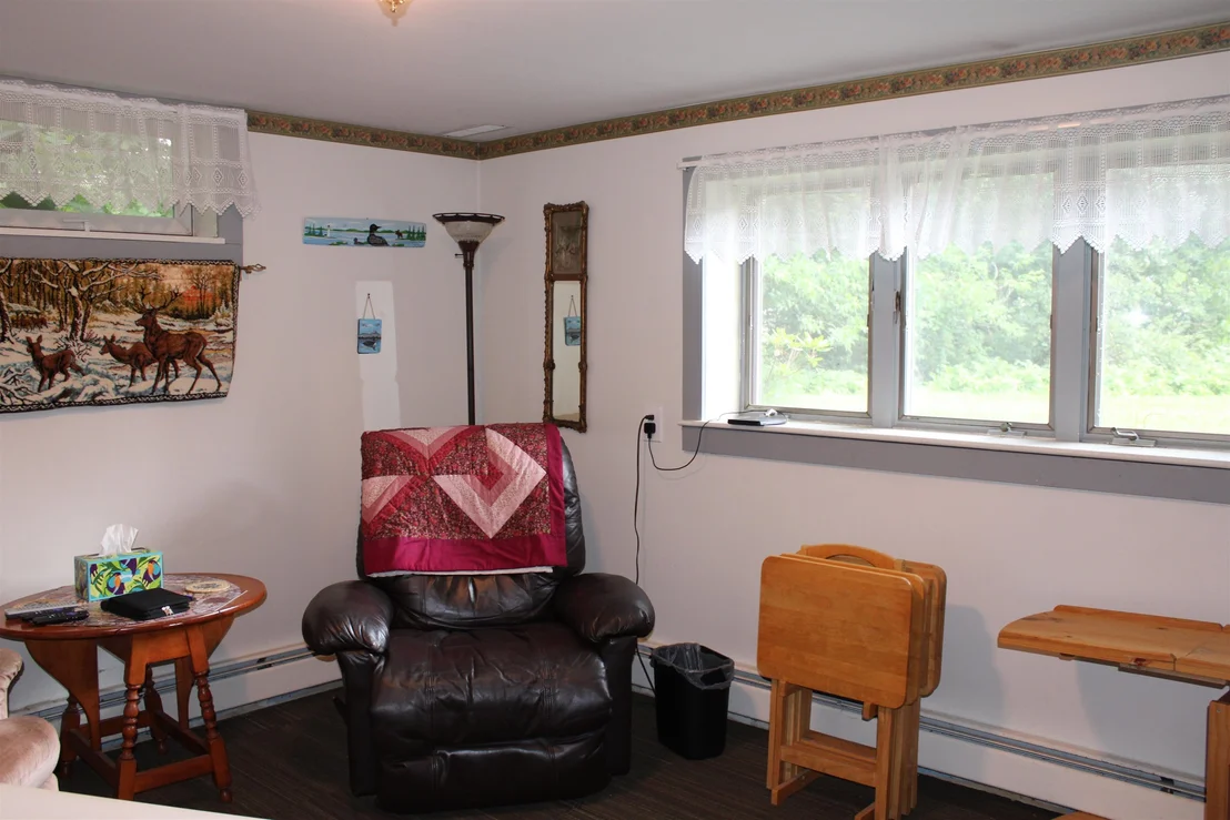 Photo of 8 Holly