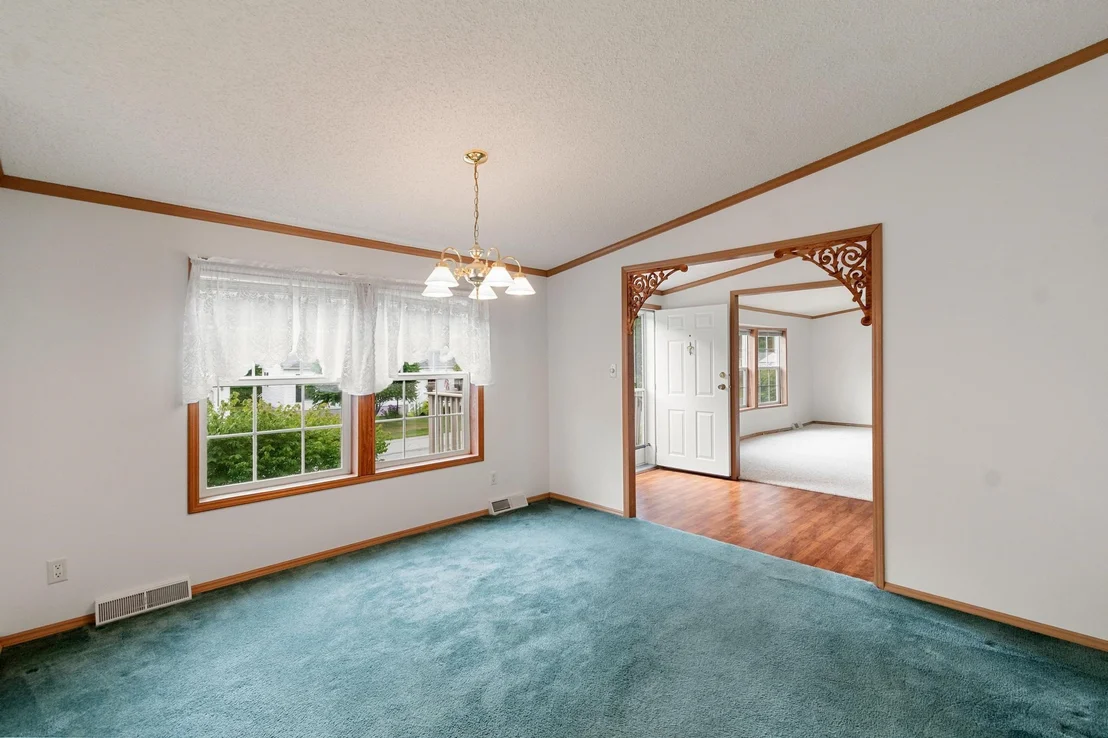Photo of 611 Meadowbend