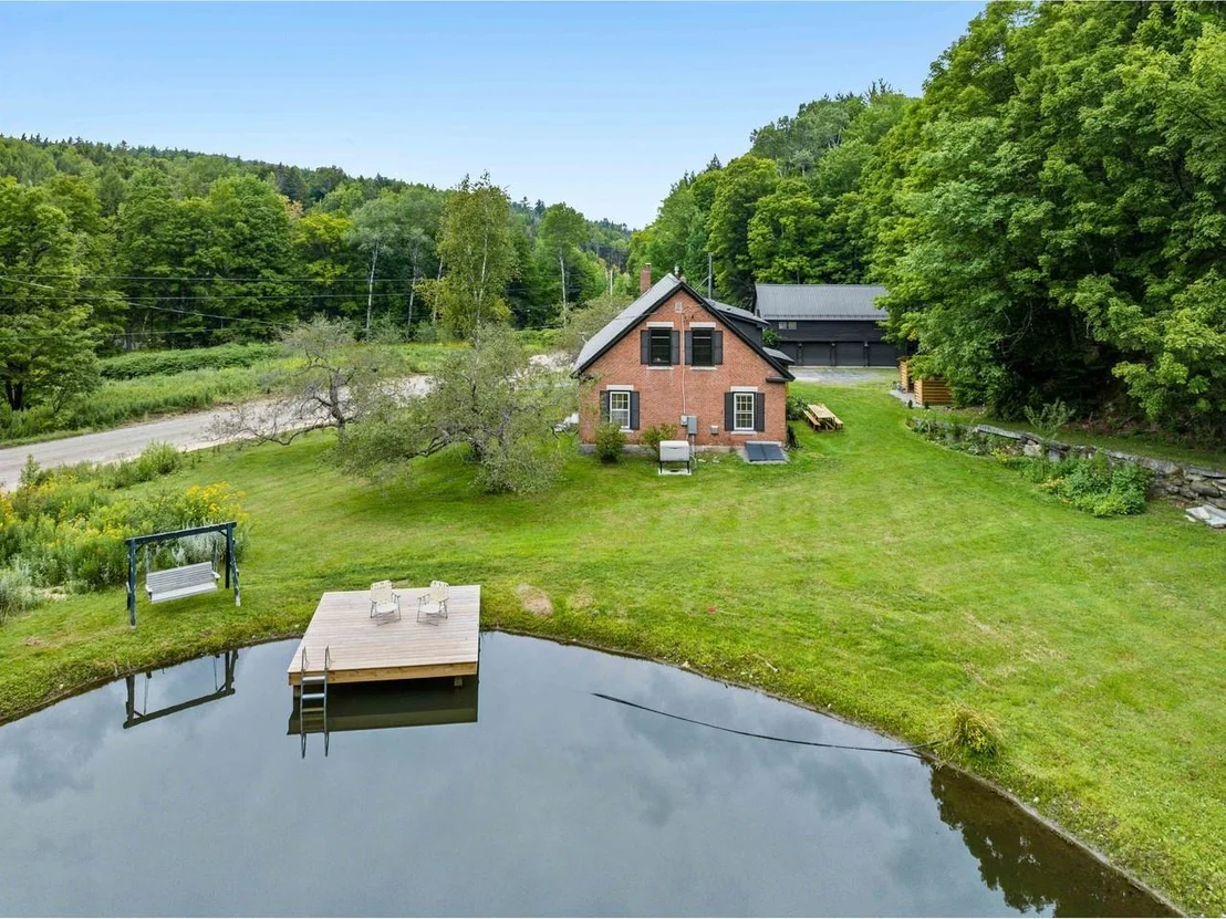 Photo of 3171 Brook