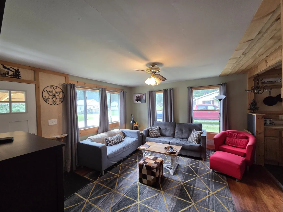 Photo of 33 Pleasant Street
