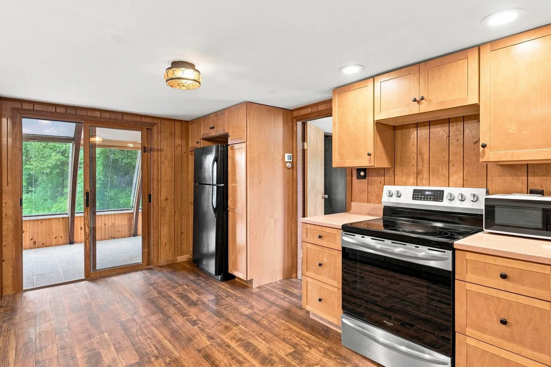 Photo of 580 Middle