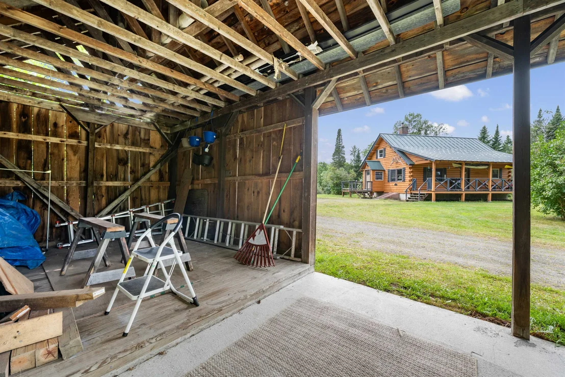 Photo of 44 Dubeau