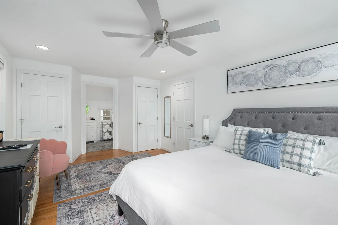Photo of 10 Lakeview