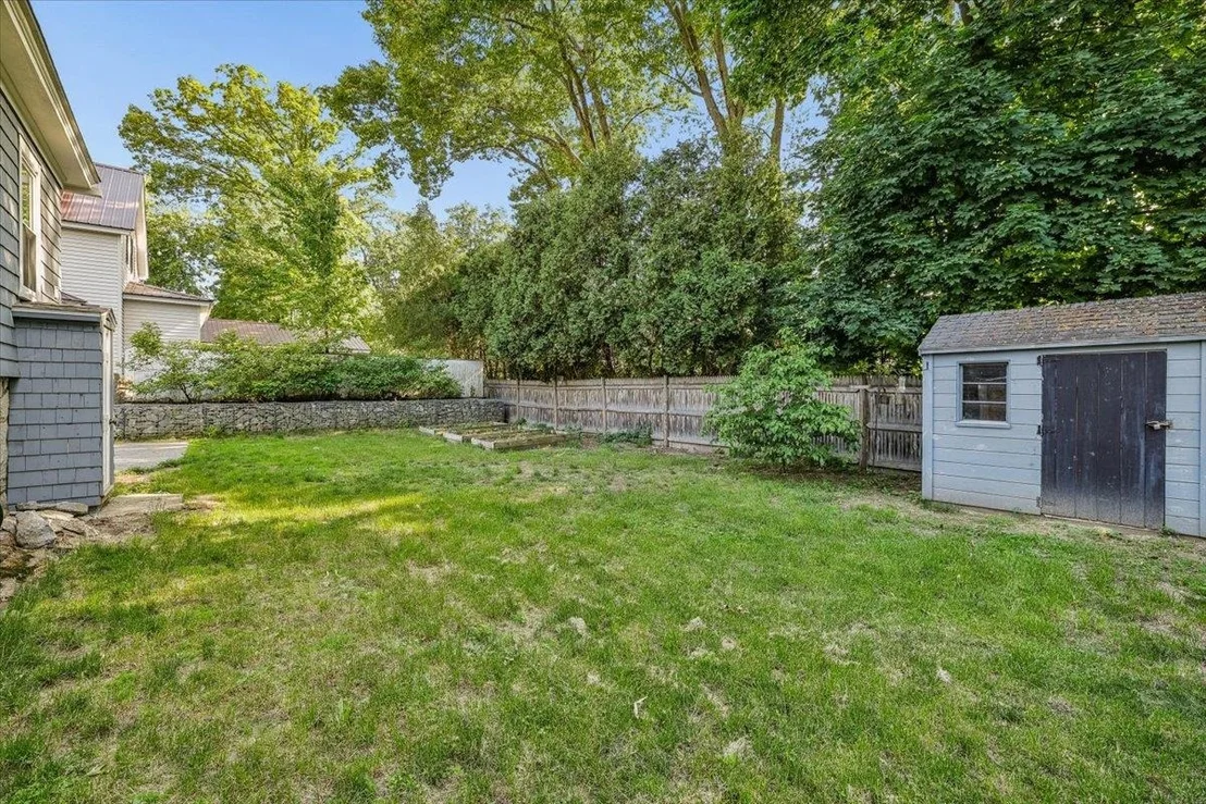 Photo of 838 Maple