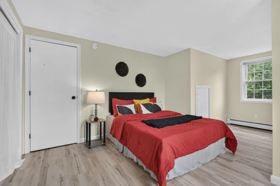 Photo of 284 Corning