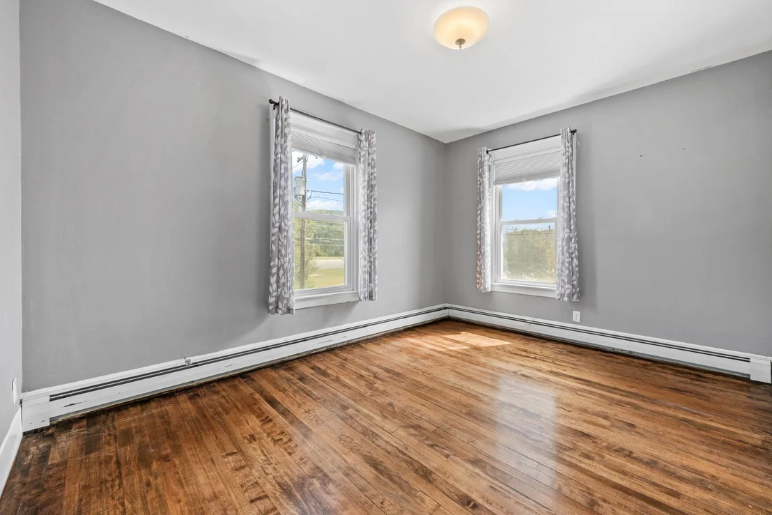 Photo of 2069 Riverside