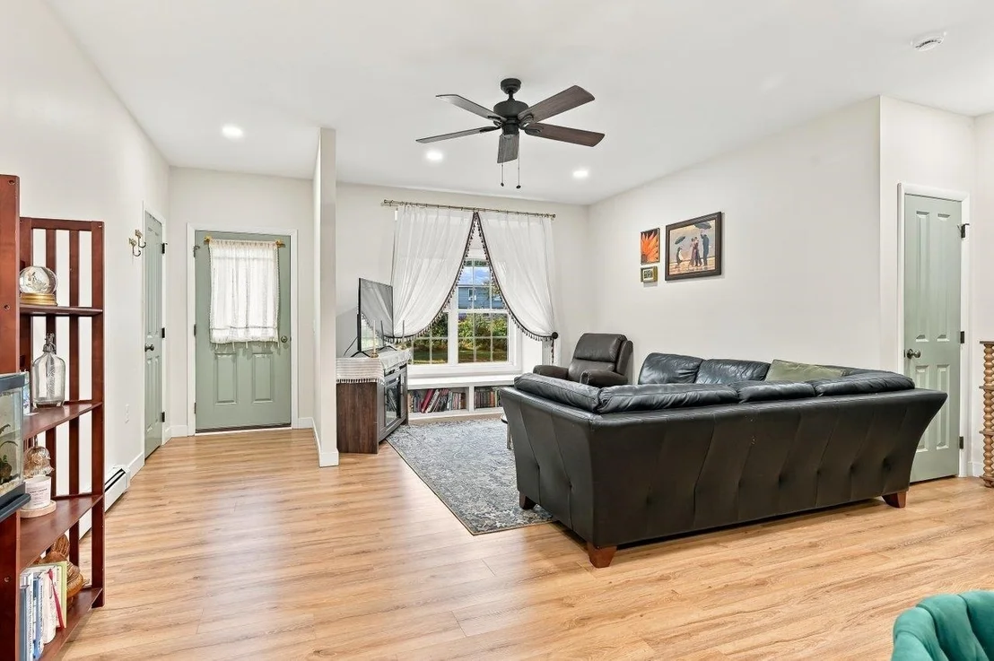 Photo of 32 Hilliard