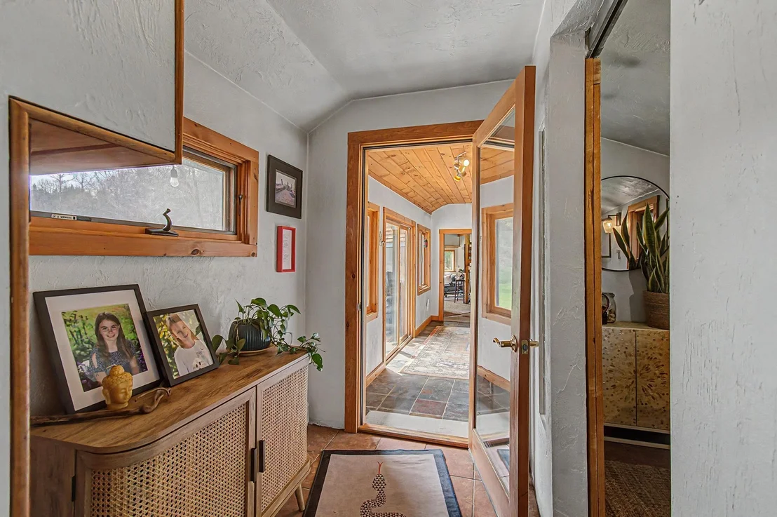 Photo of 2212 Symonds Mill