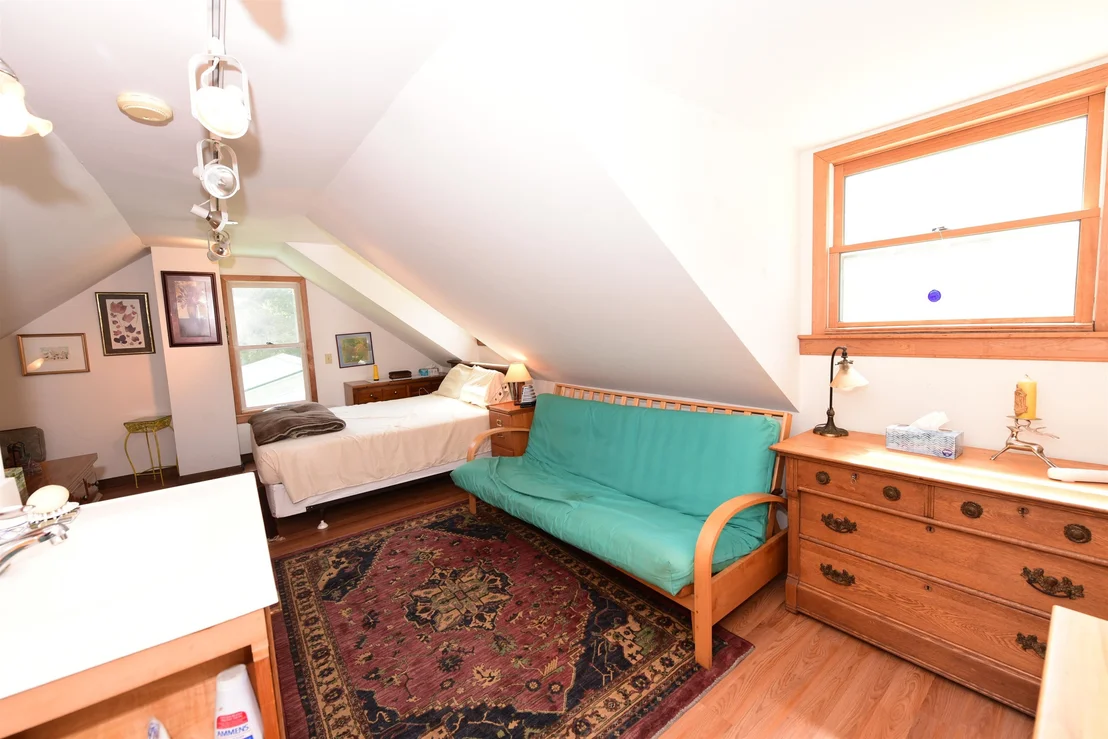 Photo of 23 Acorn