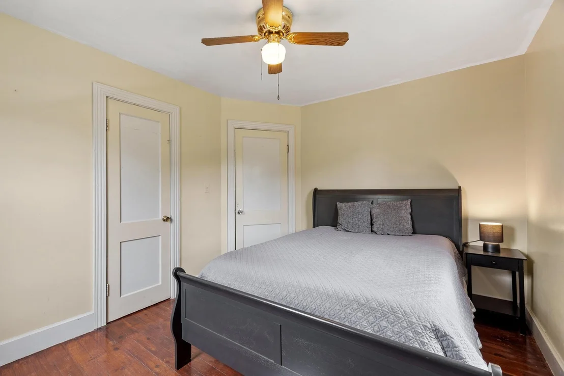 Photo of 32 Rollins
