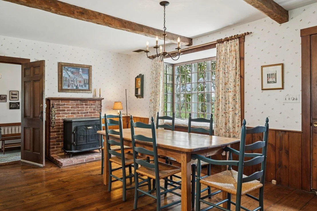 Photo of 874 Middletown