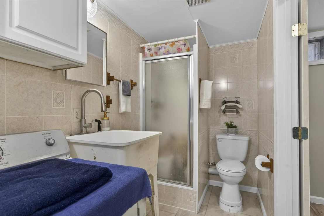 Photo of 112 Shaker