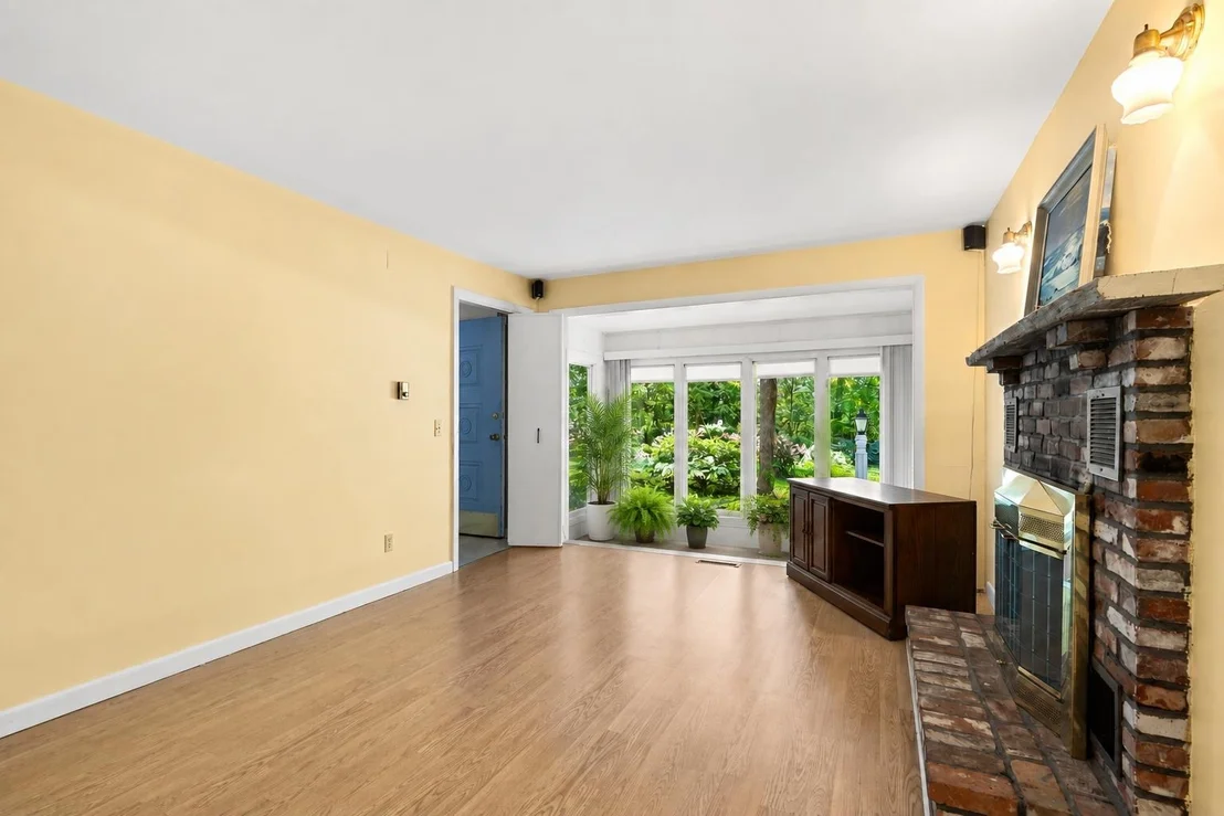 Photo of 84 Stinson