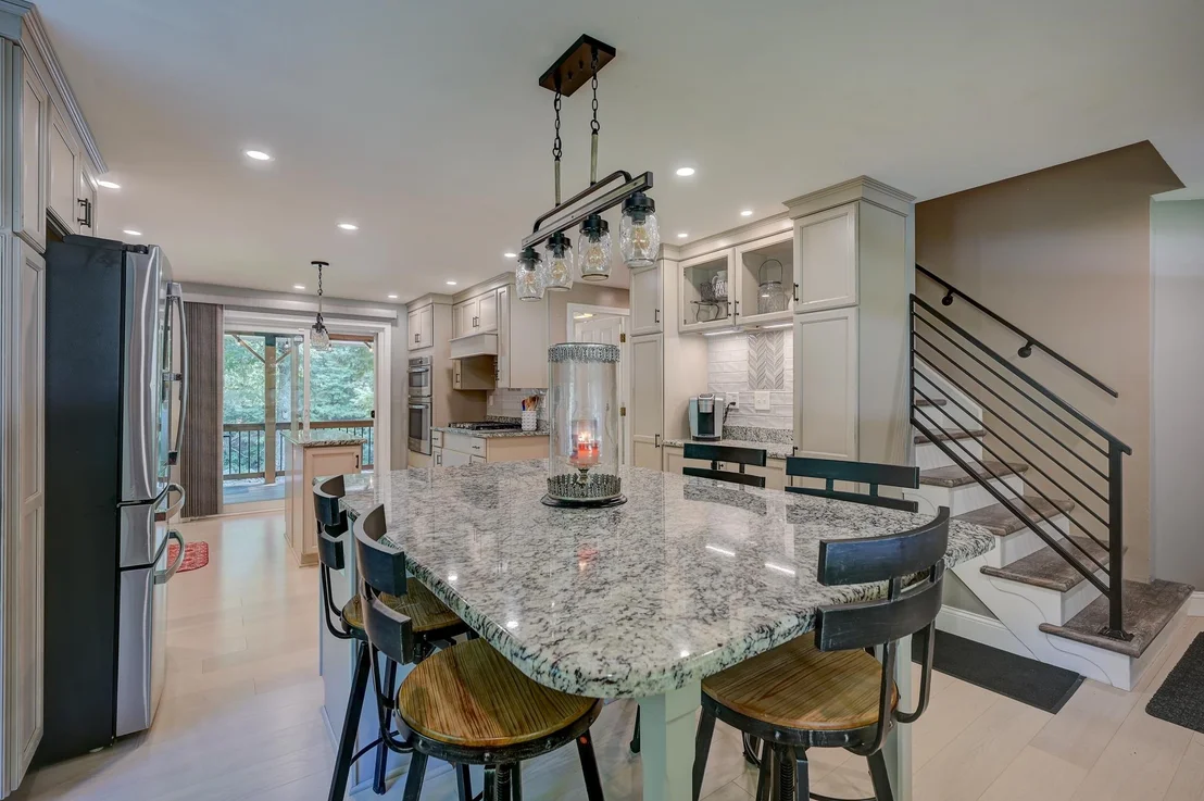 Photo of 633 Cobb Farm