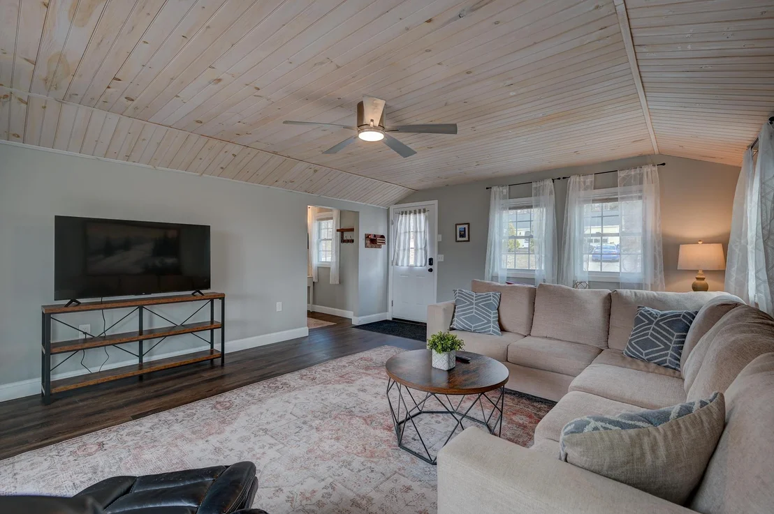 Photo of 8 Champney