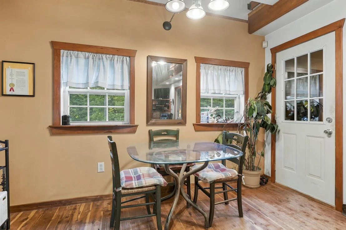 Photo of 328 Spring