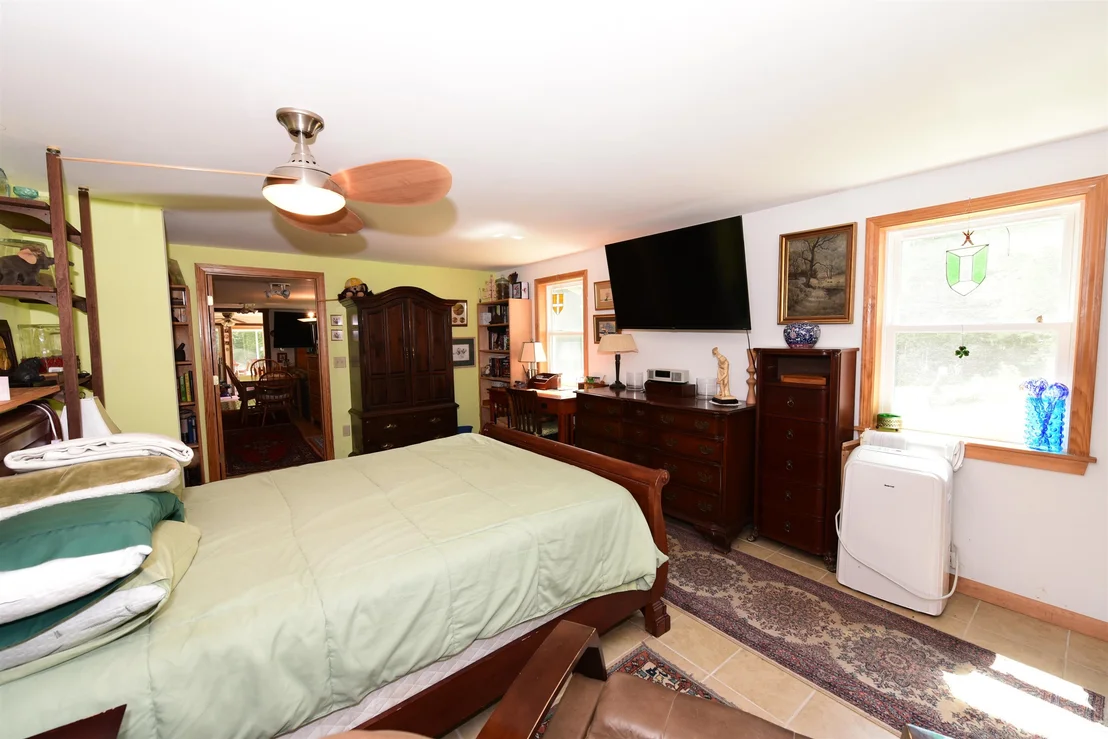 Photo of 23 Acorn