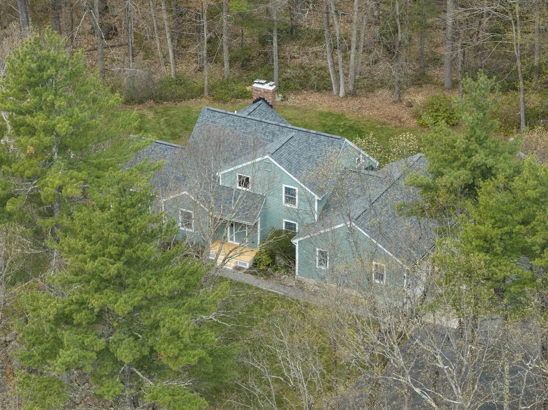 Photo of 9 Maxwell