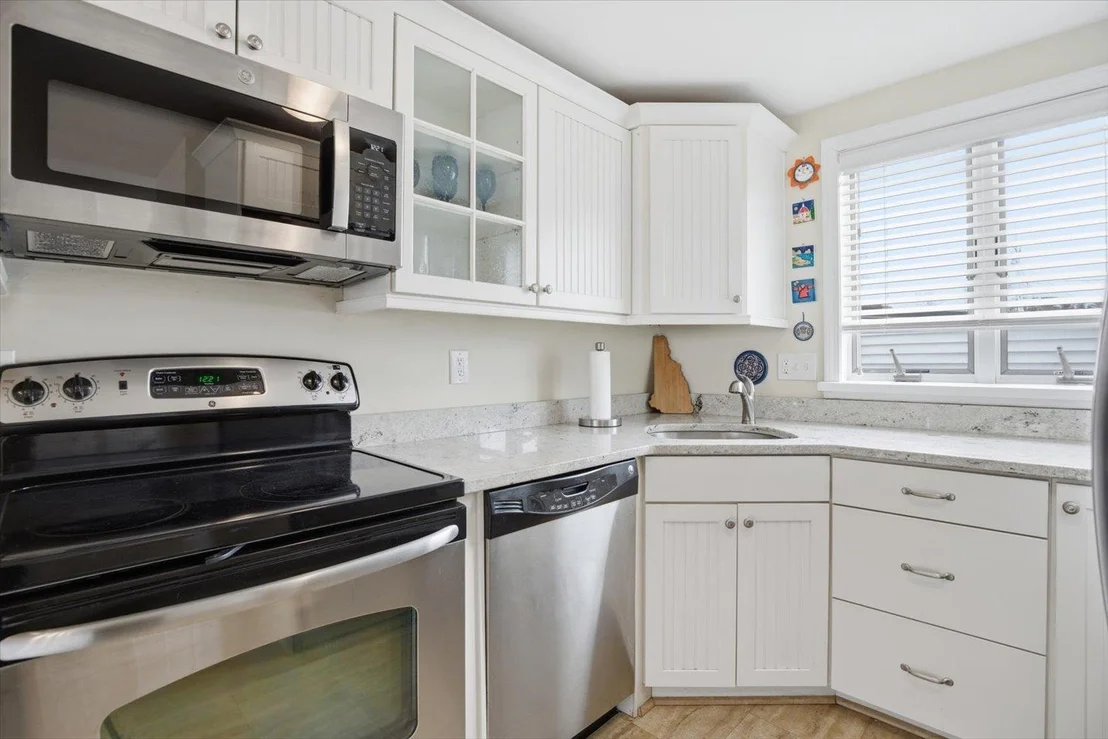Photo of Unit 8 at 989 Ocean