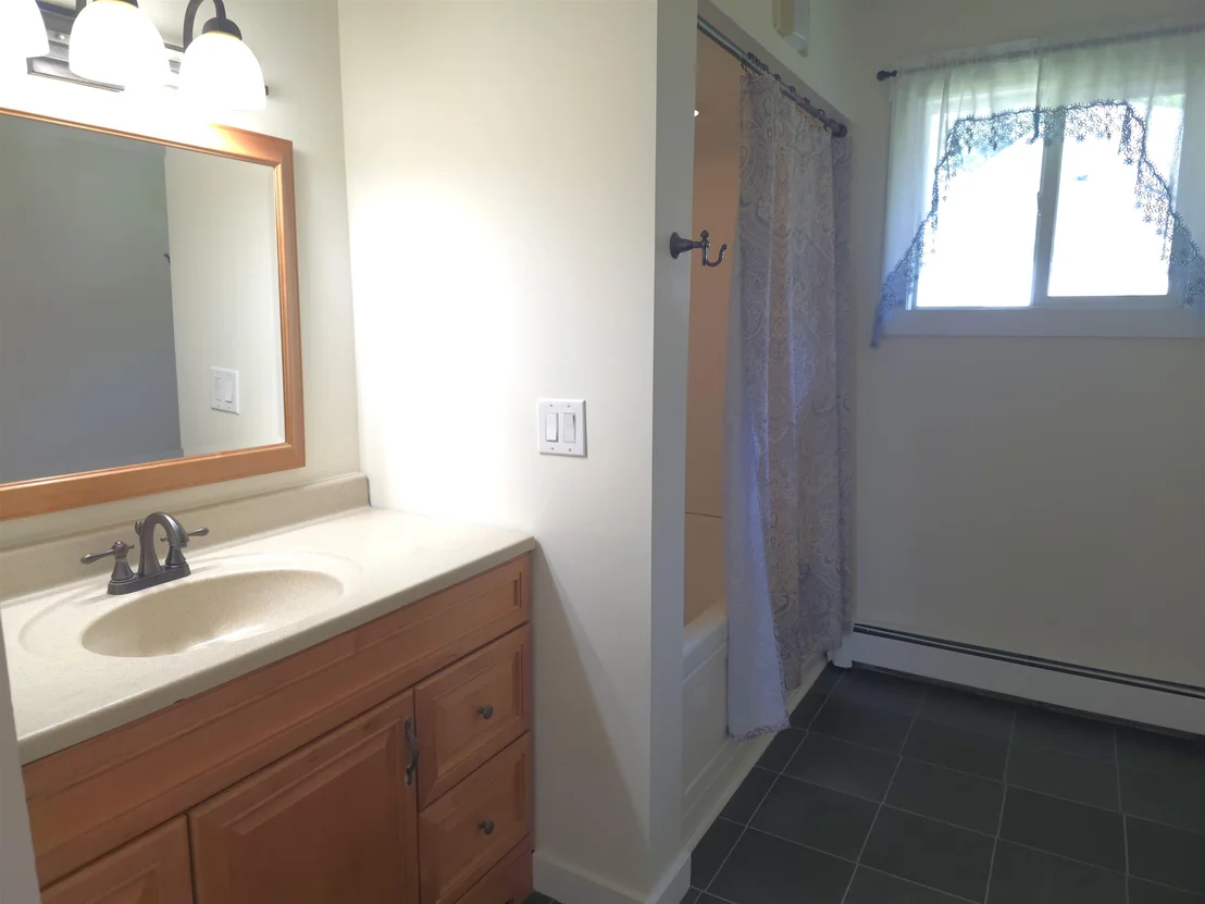 Photo of 6 Meadowcrest