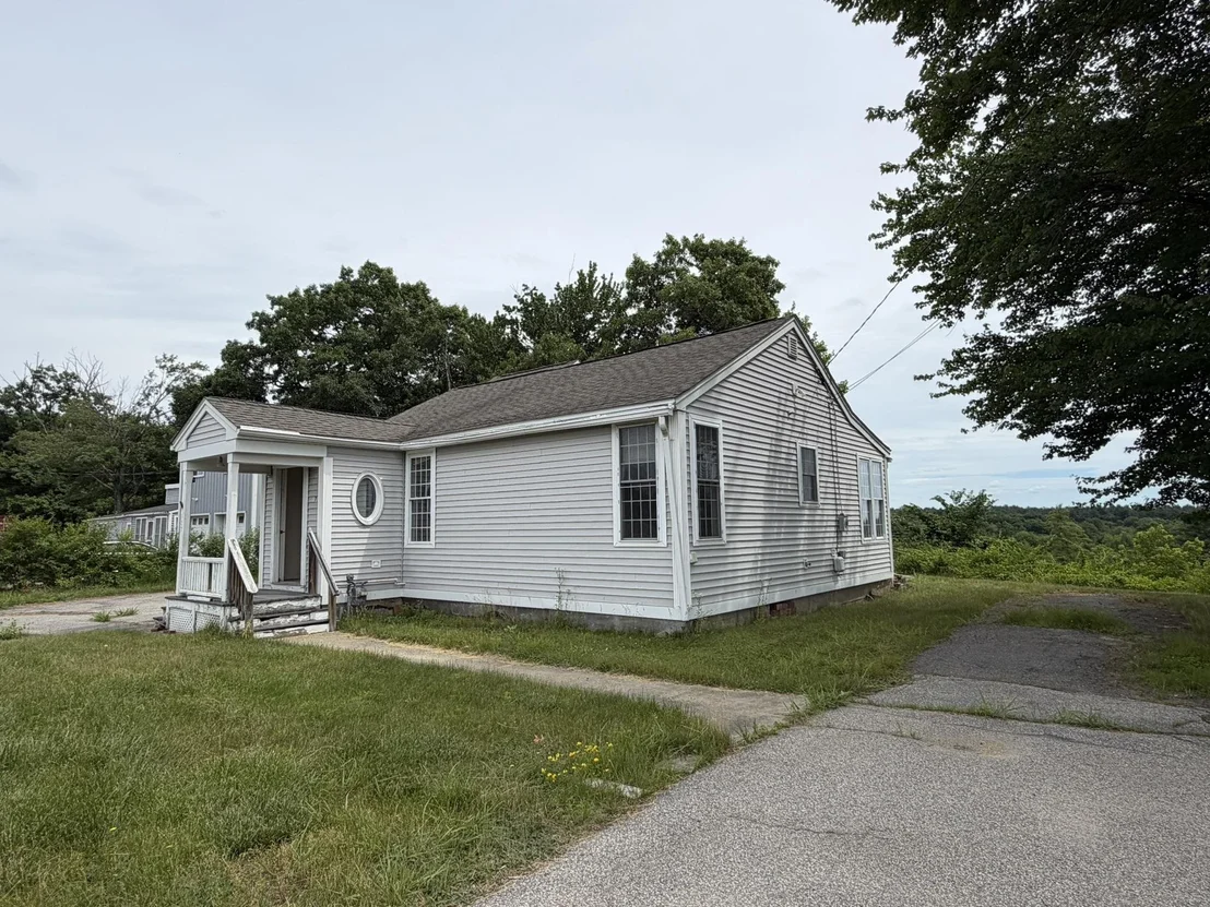 Photo of 127 Daniel Webster