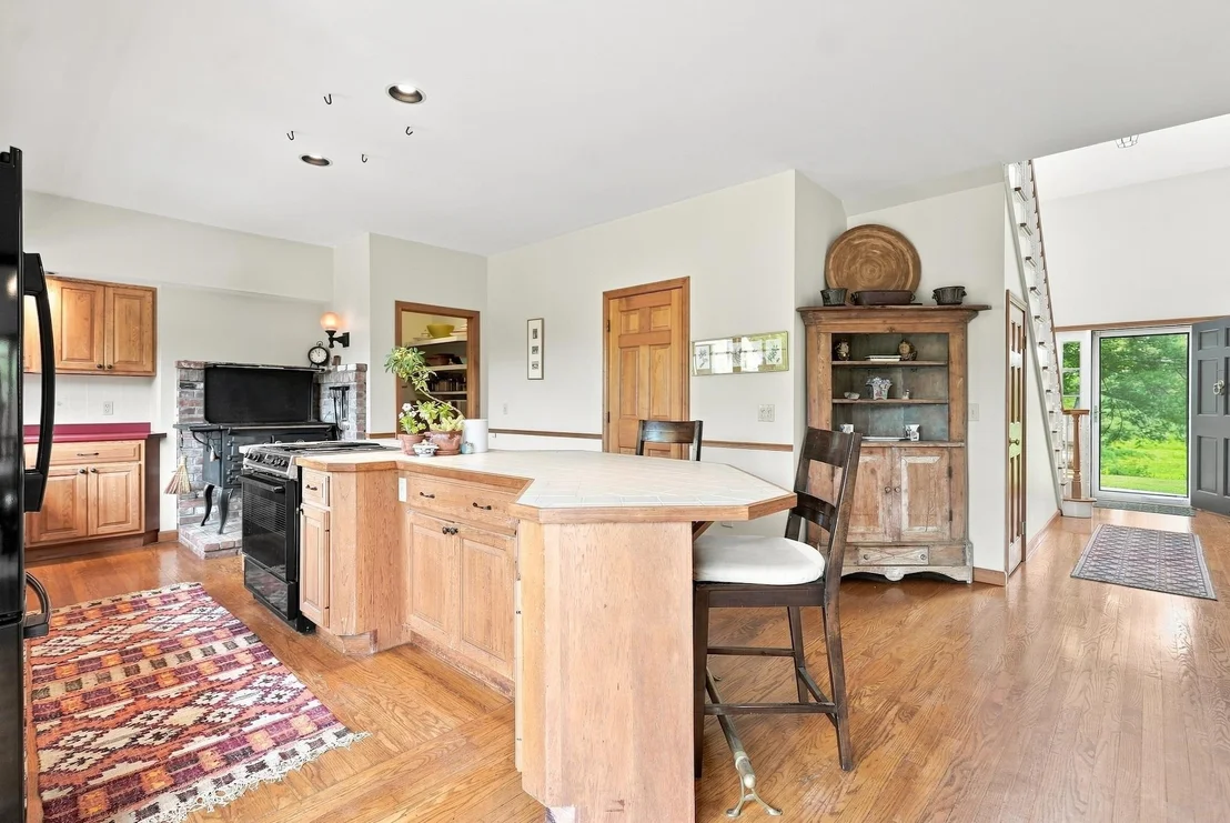 Photo of 656 Highland