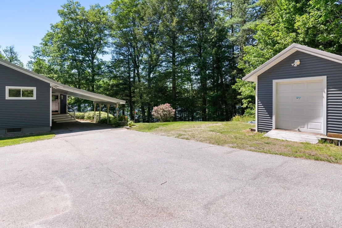 Photo of 215 Stocker Pond