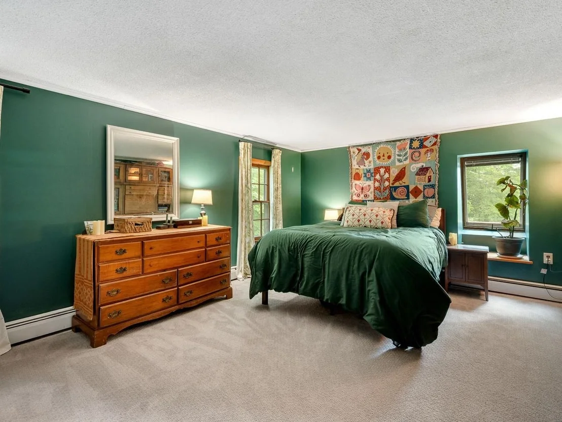 Photo of 1128 Hardscrabble
