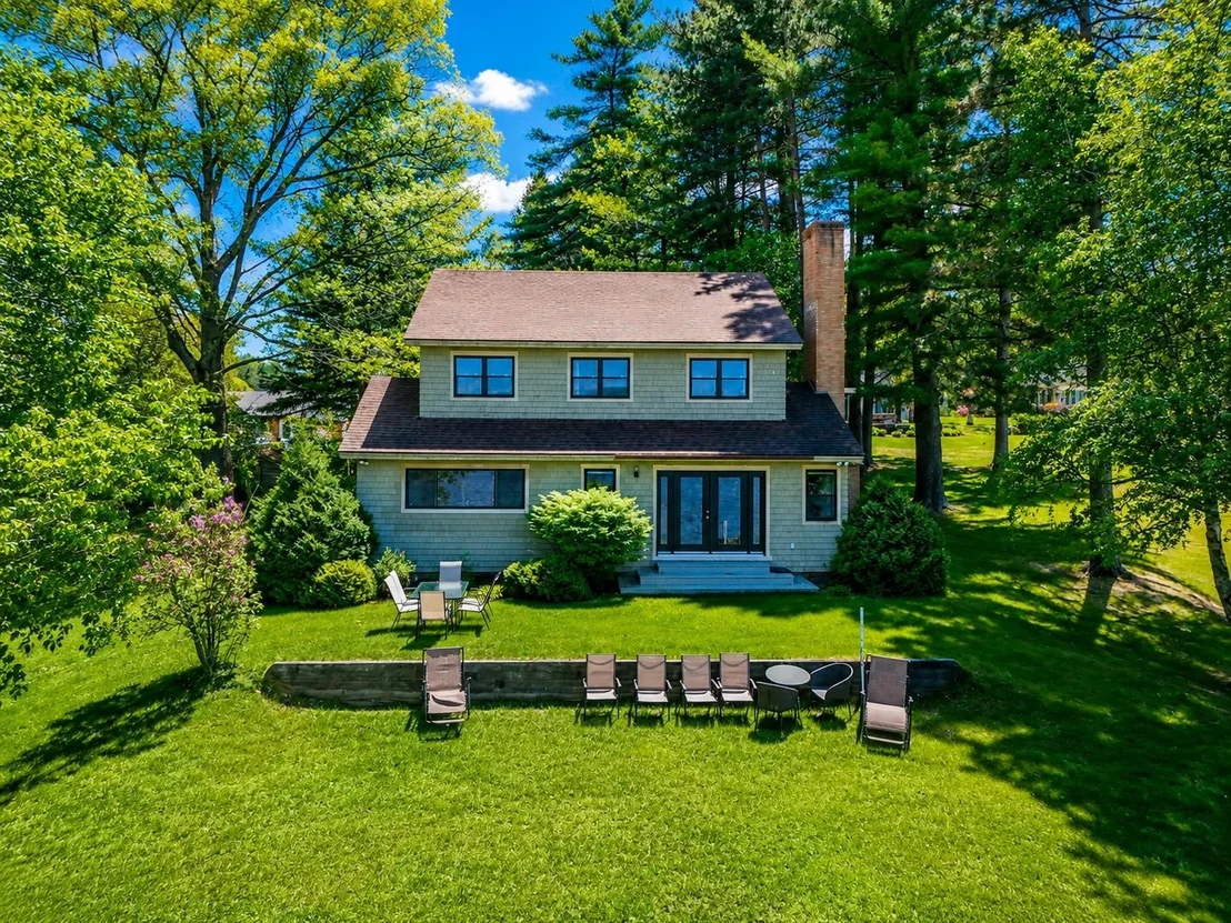 Photo of 1254 Bluff