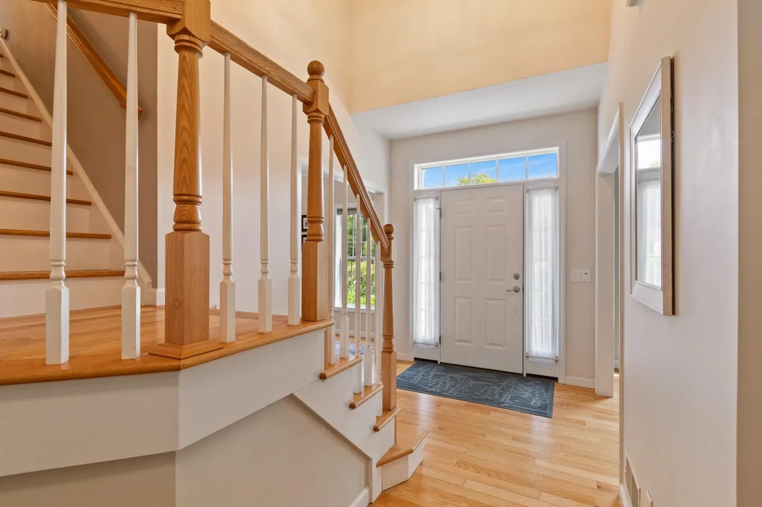 Photo of 900 Ledgewood