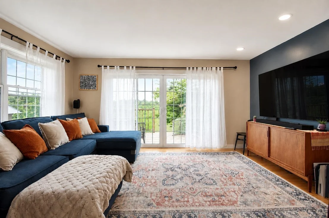 Photo of 2835 Mountain View