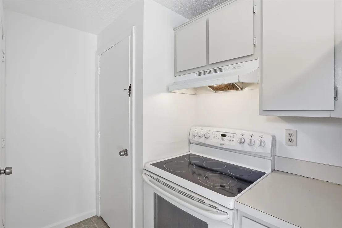 Photo of Unit L at 17 Juniper