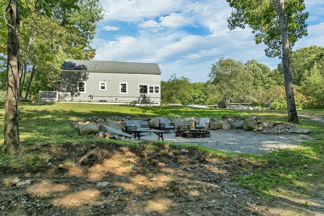 Photo of 40 Boston Hill