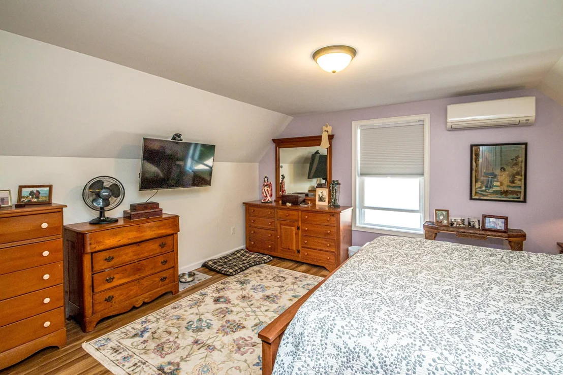 Photo of 86 Brookstone