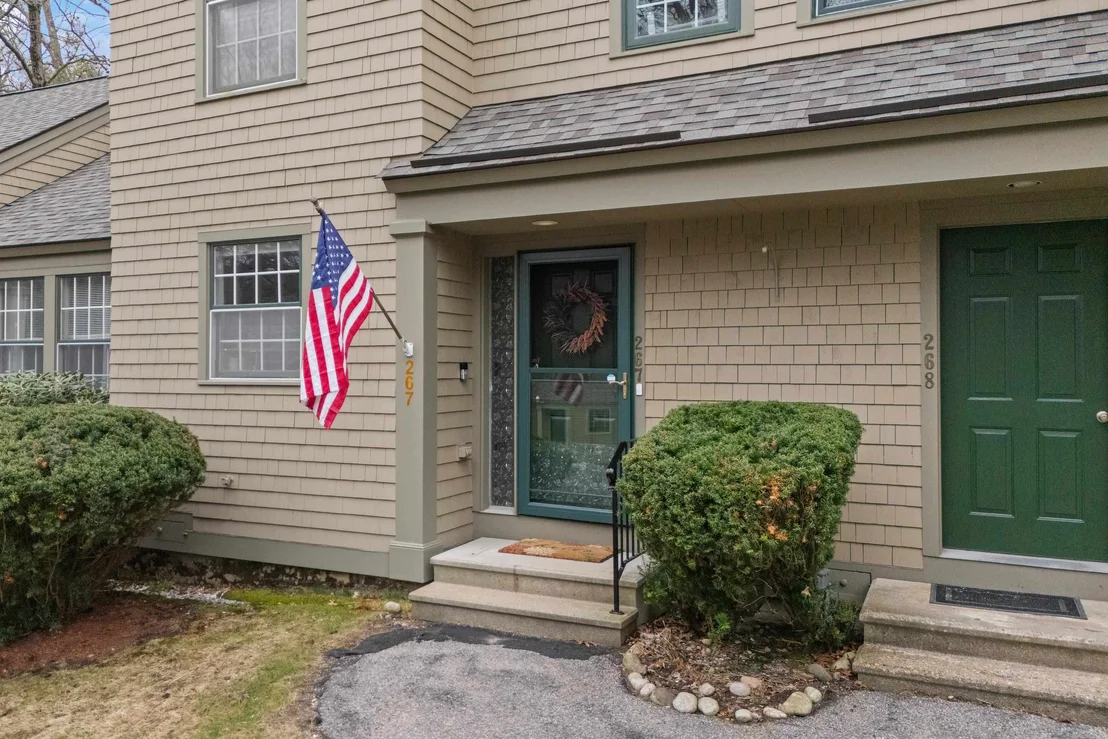 Photo of Unit 267 at 1465 Hooksett