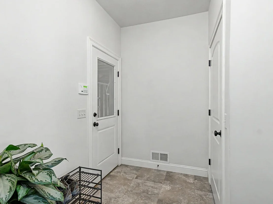 Photo of 232 Colden