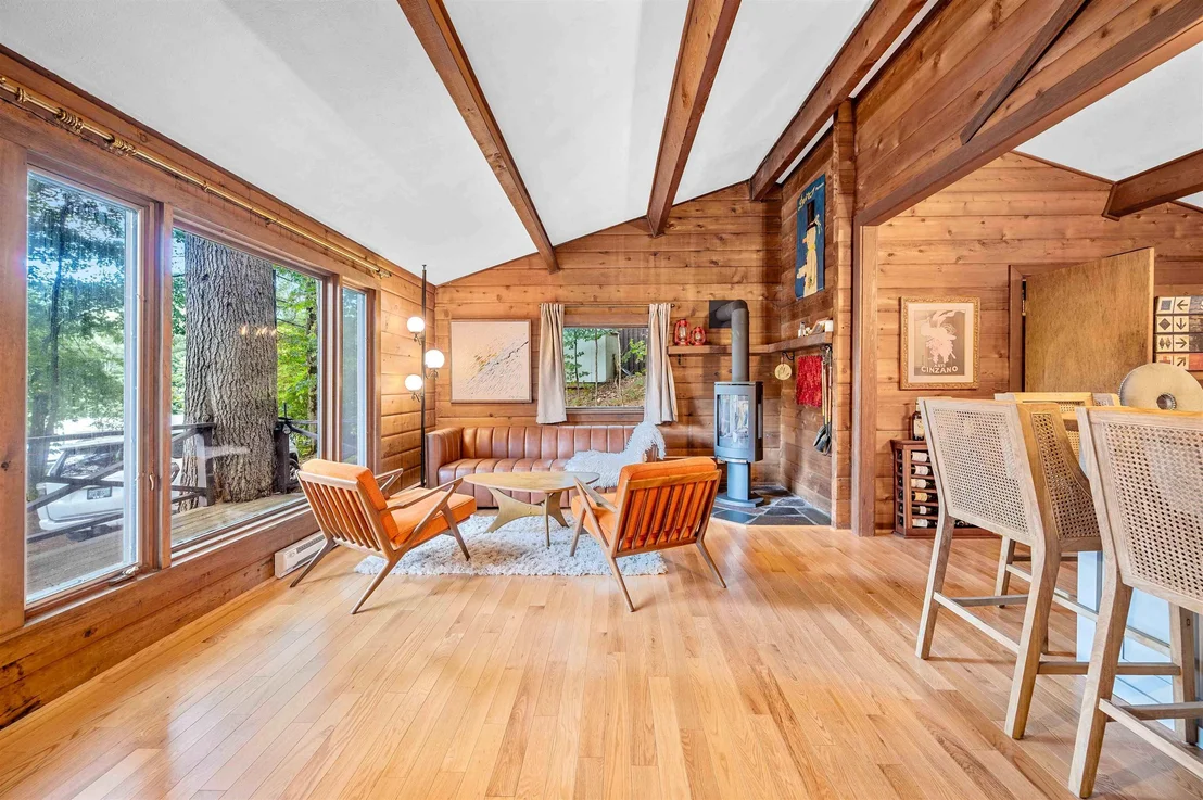 Photo of 17 Middle Pines