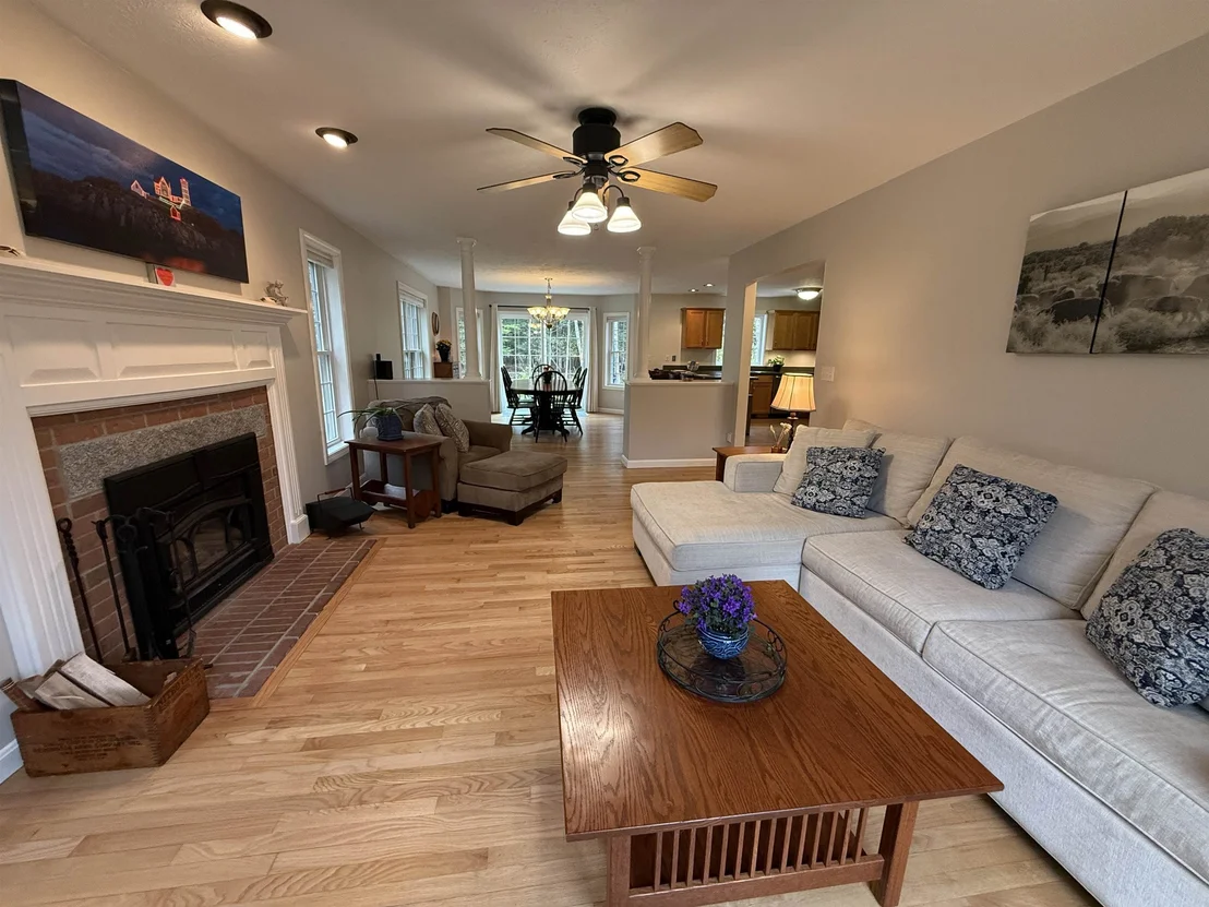 Photo of 28 Fieldstone