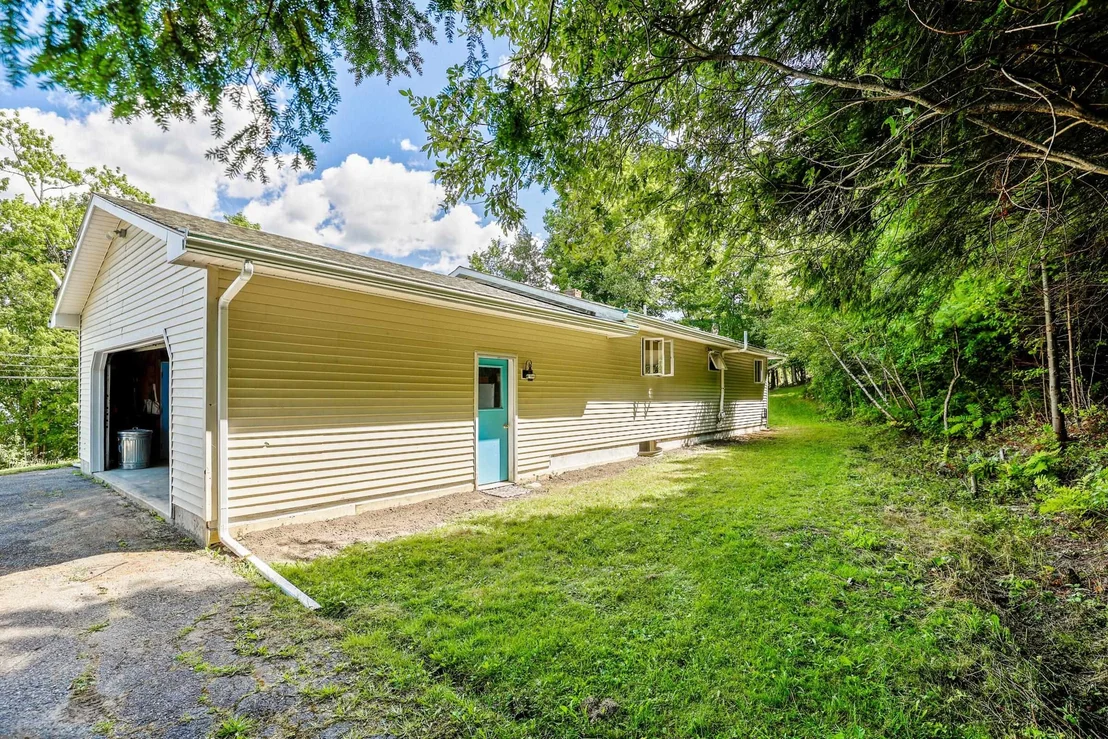 Photo of 370 Lake