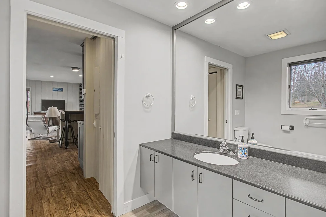 Photo of 87 Jayview