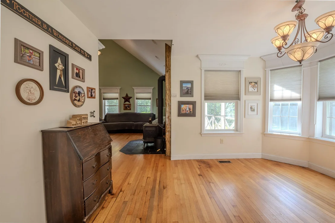 Photo of 633 1st Crown Point