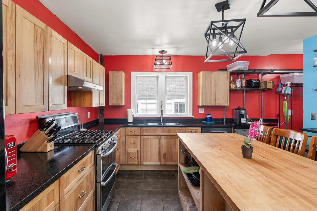 Photo of 276 Central