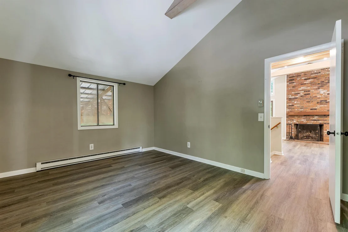Photo of 309 Stocker Pond