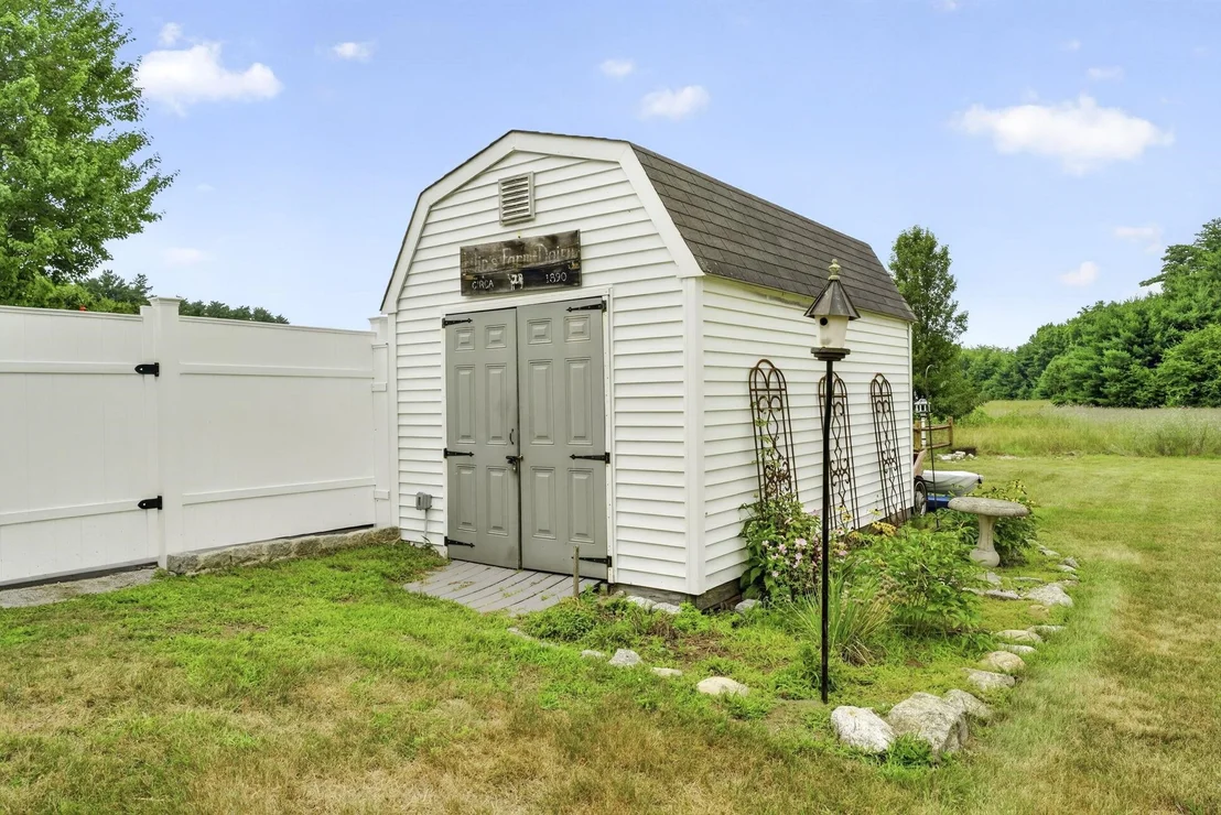Photo of 284 Corning