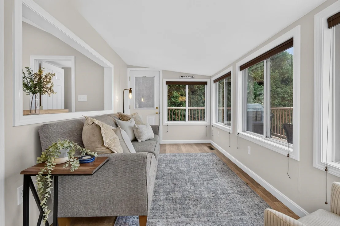 Photo of 20 Lakeside